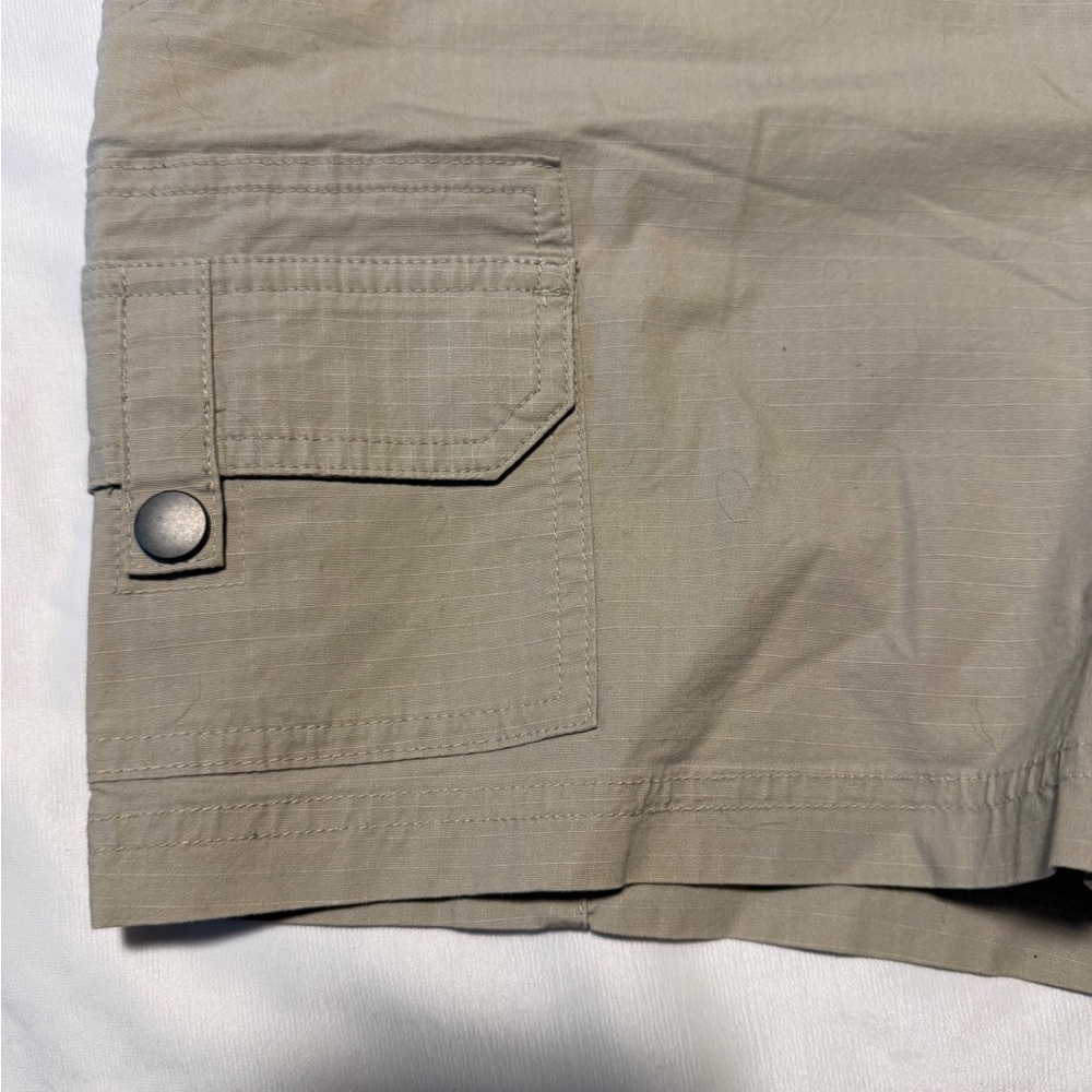 Columbia Omni Shade Khaki Cargo Shorts Size 12W - Picture 7 of 12